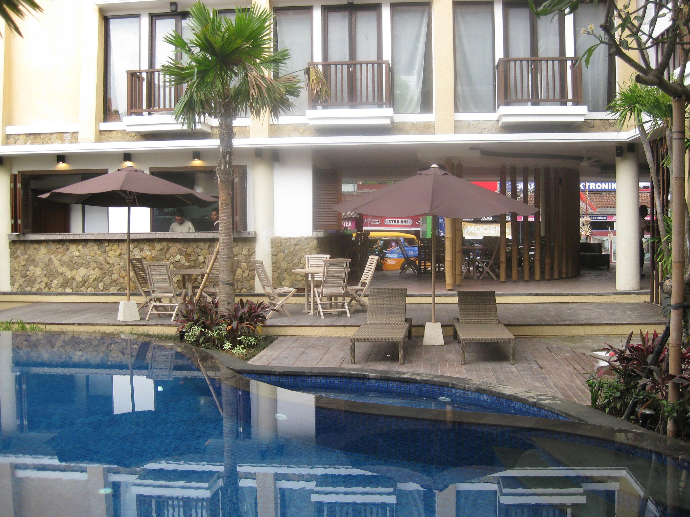 Suris Boutique Hotel Kuta  Exterior photo