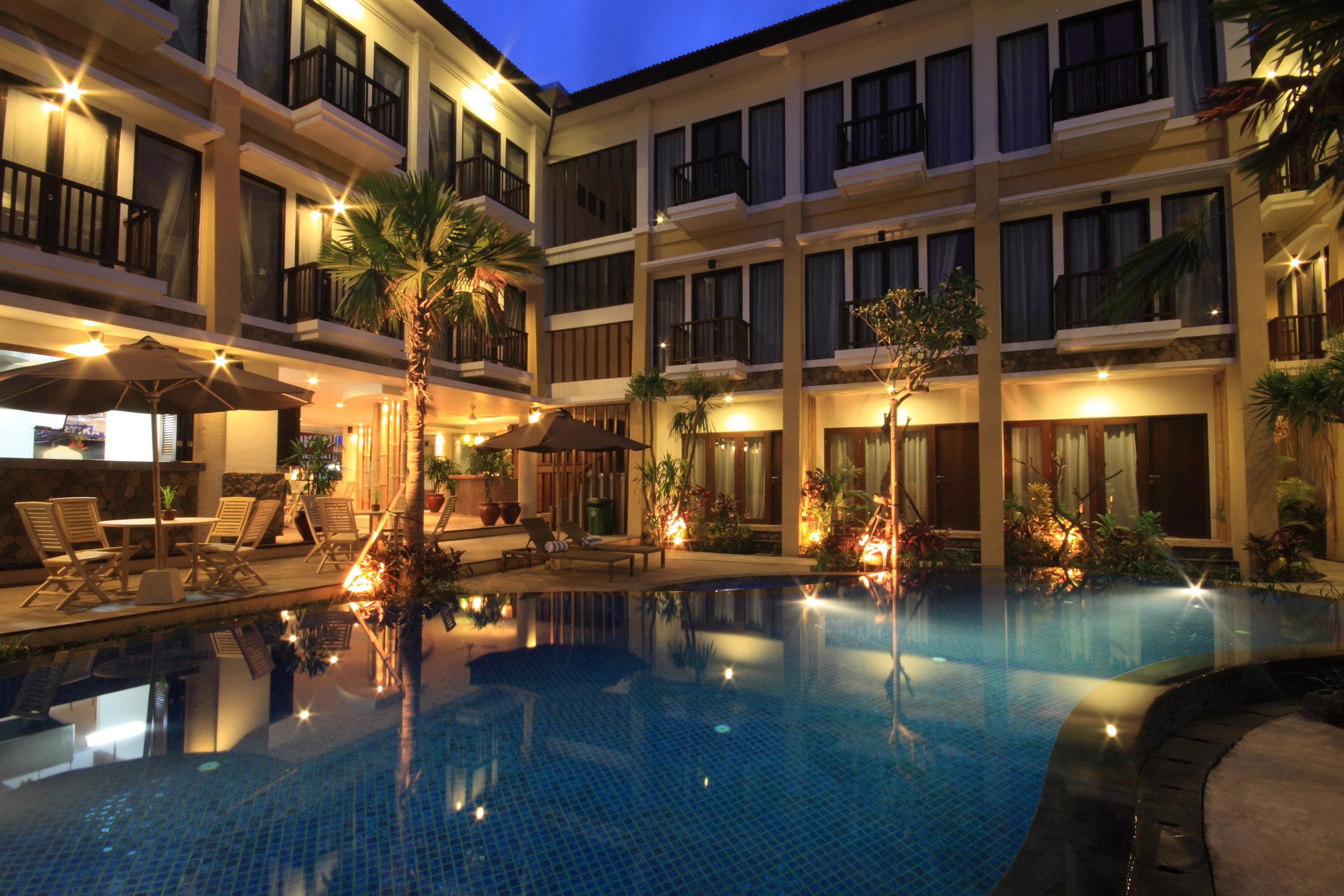 Suris Boutique Hotel Kuta  Exterior photo