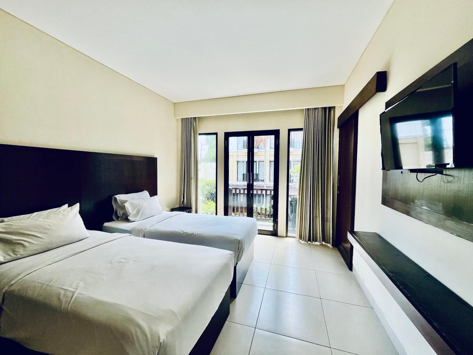 Suris Boutique Hotel Kuta  Exterior photo
