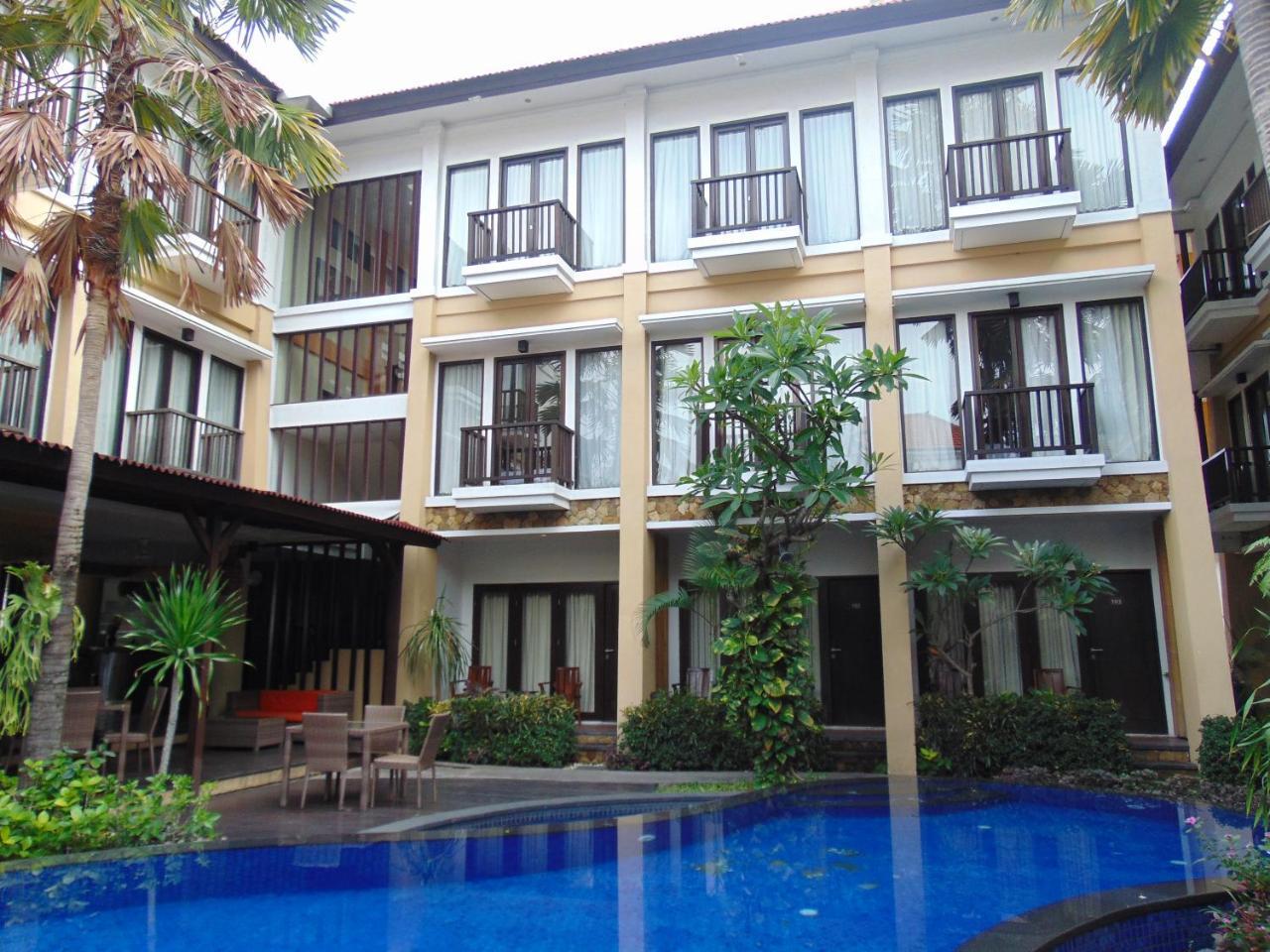 Suris Boutique Hotel Kuta  Exterior photo
